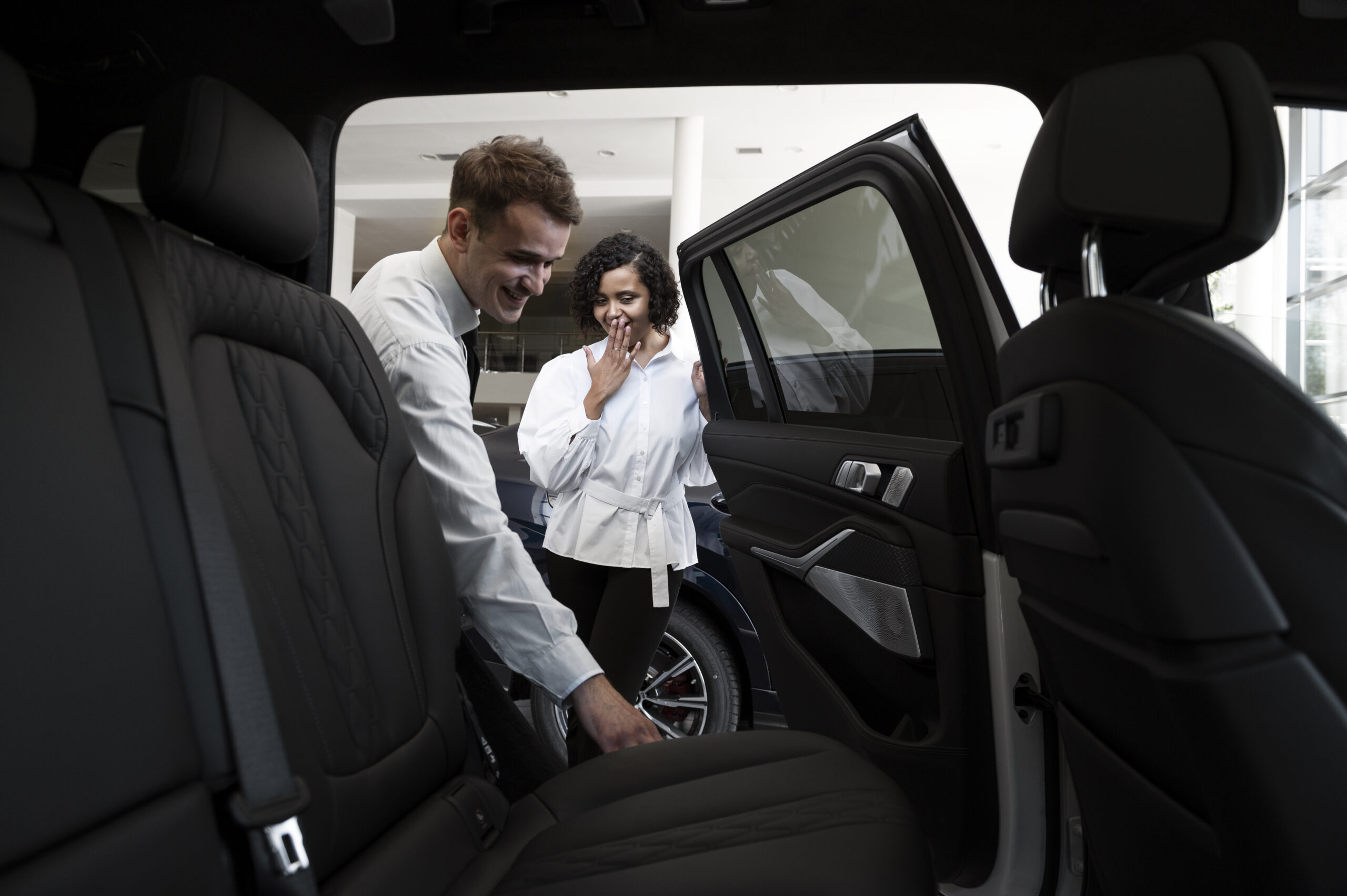 Arthur Airport Limo vs. Ride-Sharing Apps: Why Luxury Wins