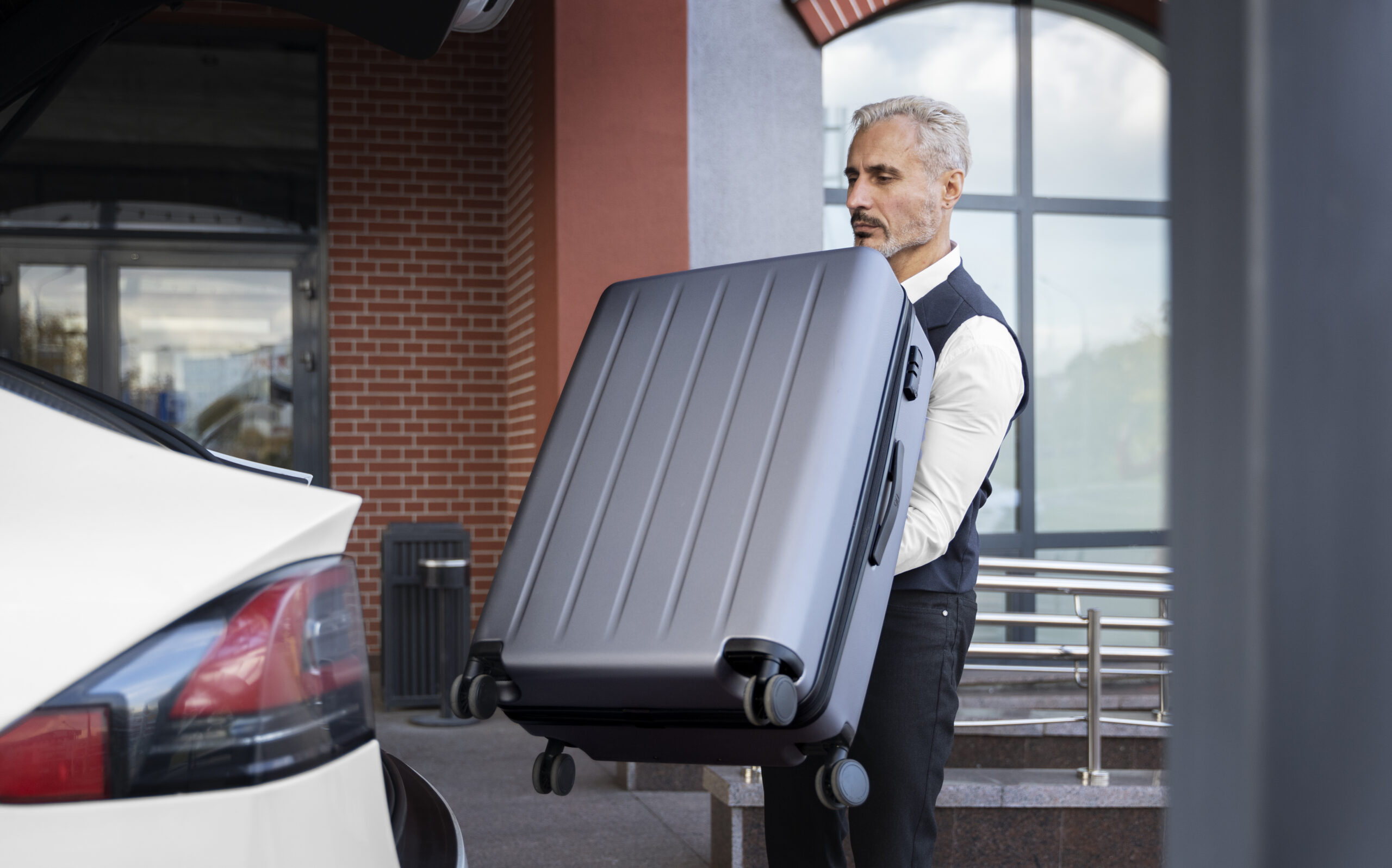 Top 10 Reasons to Book an Aurora Airport Limo Today