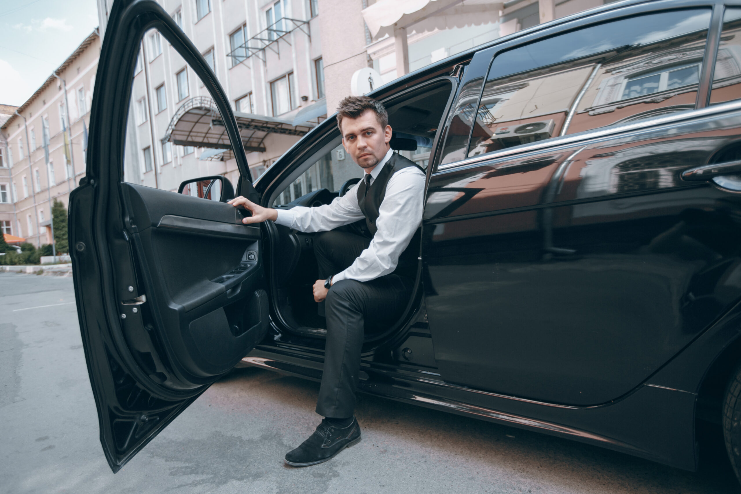 Why an Arnprior Airport Limo is the Best Choice Over Taxis & Rideshares?
