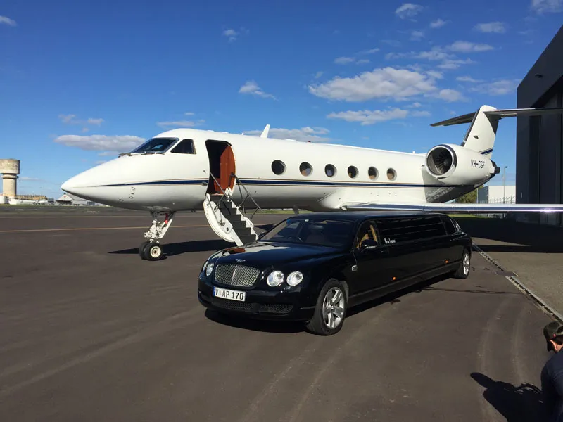 6 Items To Bring In Your Limo On The Way To The Toronto Airport